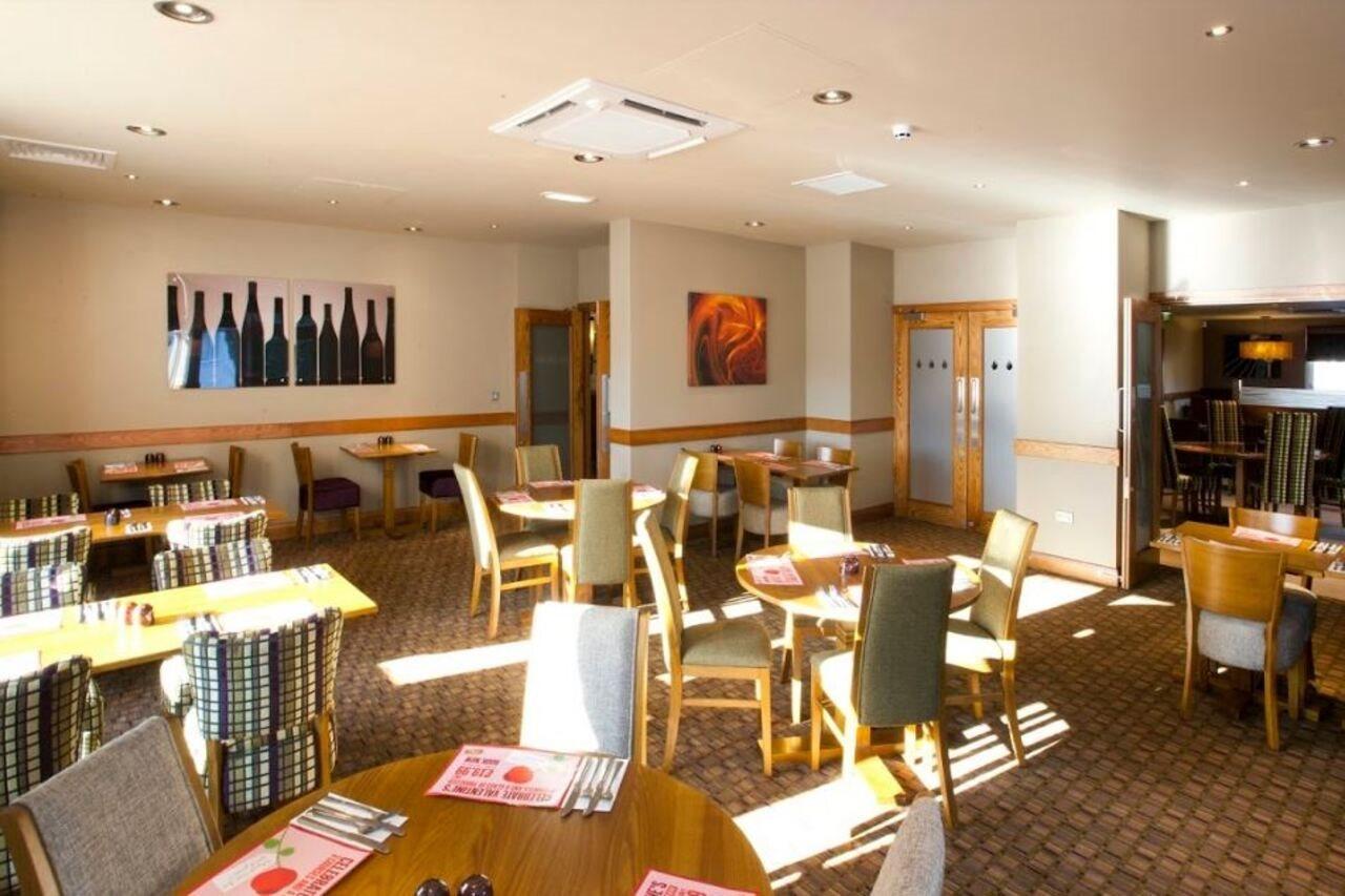 Premier Inn Inverness West Exterior foto