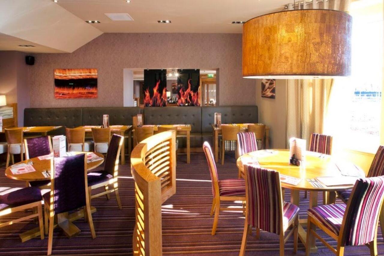 Premier Inn Inverness West Exterior foto
