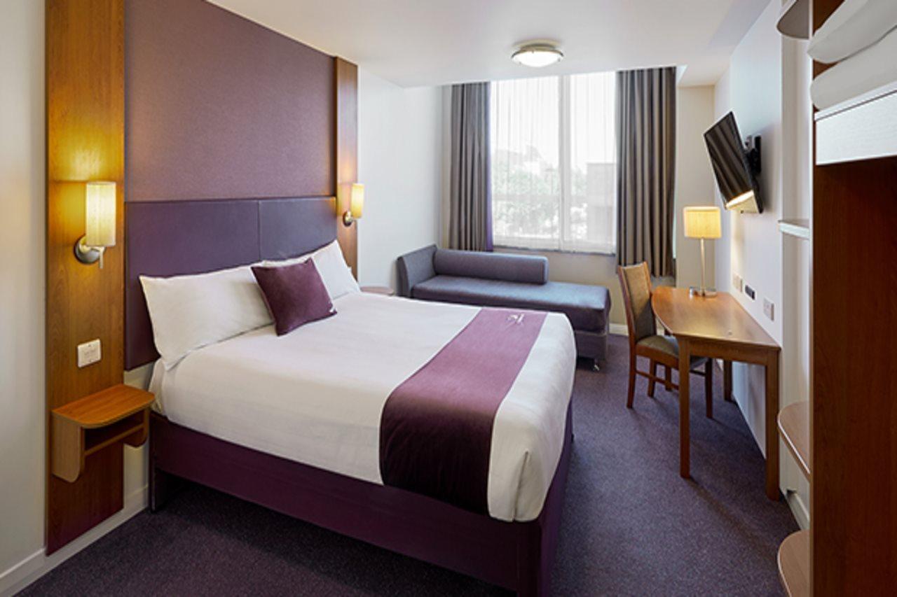 Premier Inn Inverness West Exterior foto