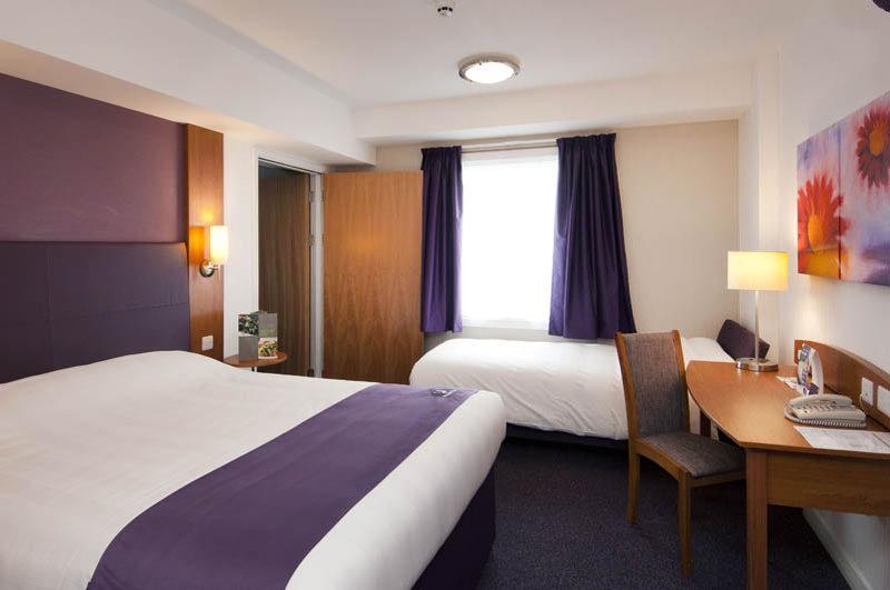 Premier Inn Inverness West Exterior foto
